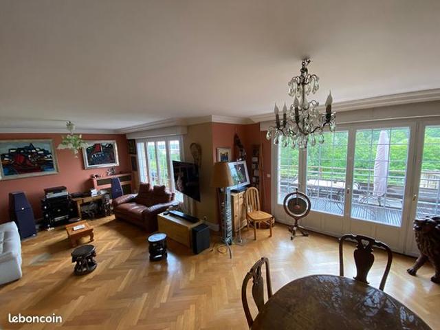 Maison 8 pièces 220 m²