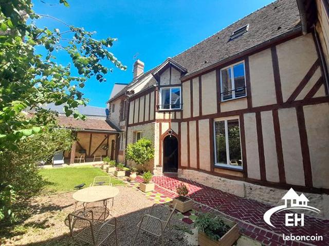 Maison 8 pièces 220 m²