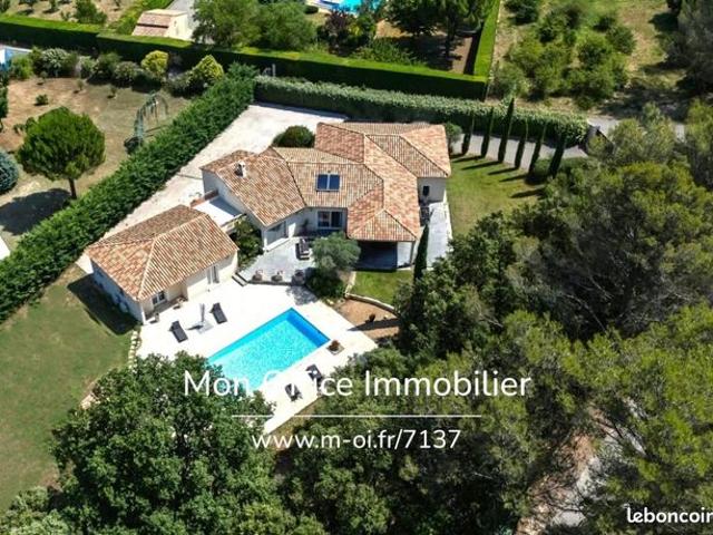 Maison 8 pièces 220 m²