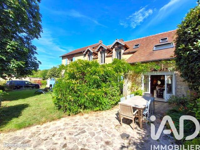Maison 8 pièces 220 m²