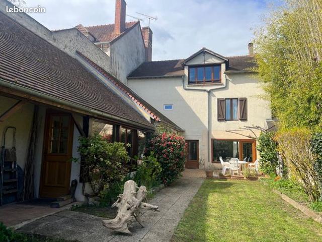 Maison 8 pièces 220 m²