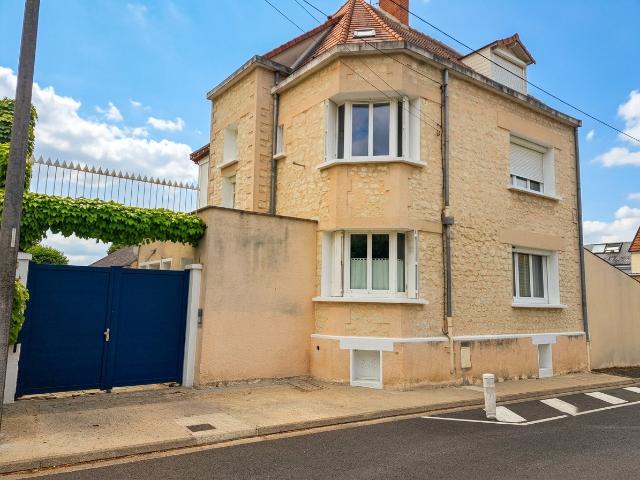 Maison 8 pièces 220 m²