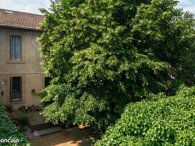 Maison 8 pièces 220 m²