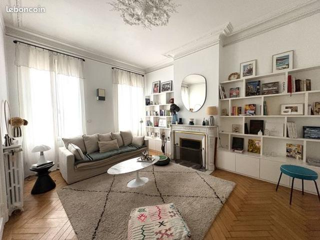 Maison 8 pièces 220 m²