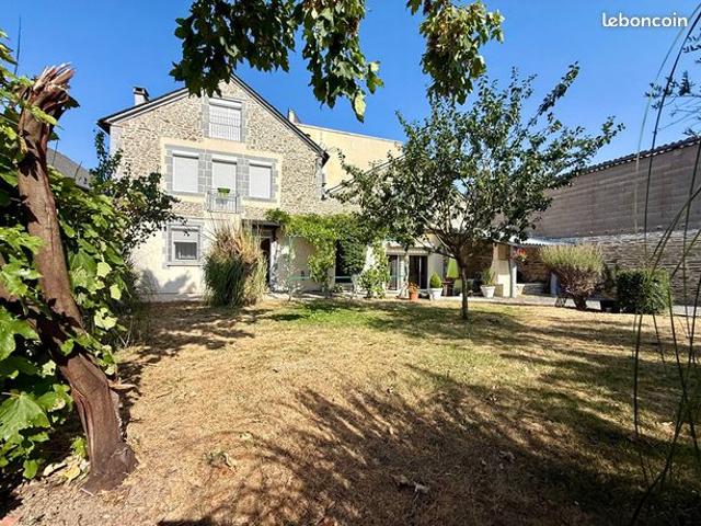 Maison 8 pièces 220 m²