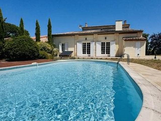 Maison 8 pièces 220 m²
