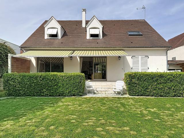 Maison 8 pièces 220 m²