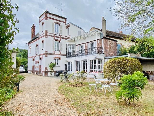 Maison 8 pièces 220 m²