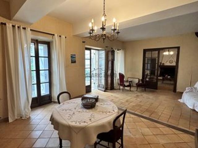 Maison 8 pièces 220 m²