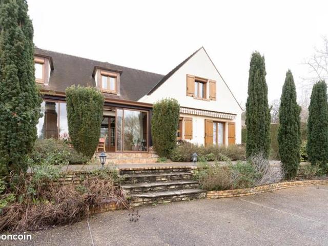 Maison 8 pièces 220 m²