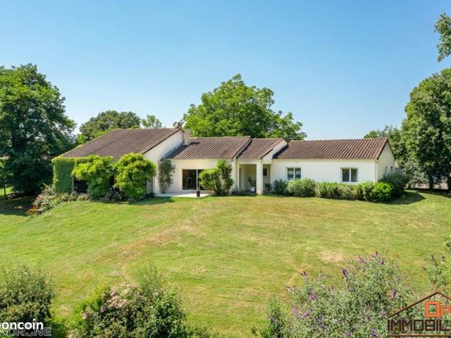 Maison 8 pièces 220 m²