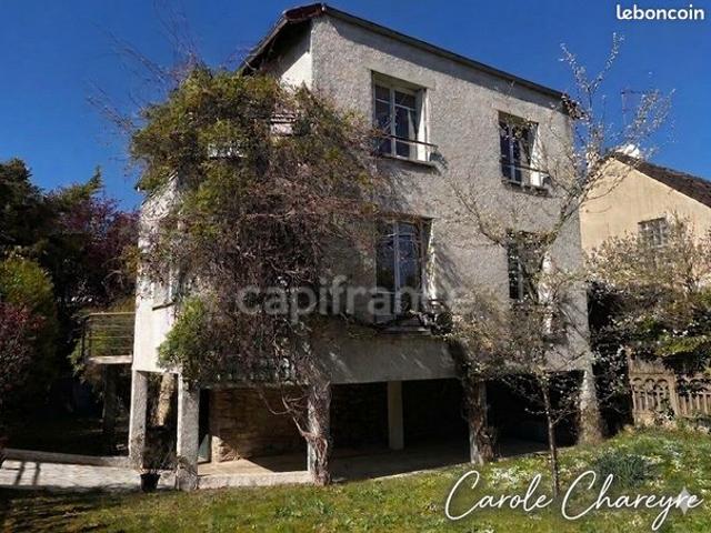 Maison 8 pièces 220 m²