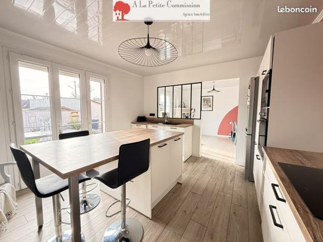 Maison 8 pièces 220 m²