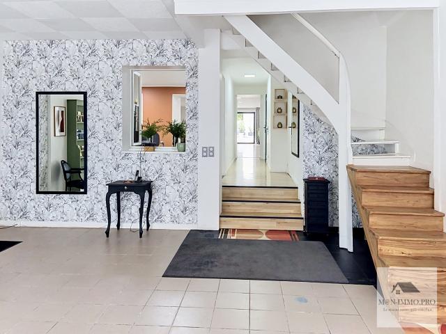 Maison 8 pièces 220 m²
