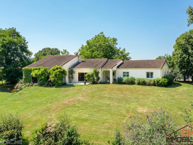 Maison 8 pièces 220 m²