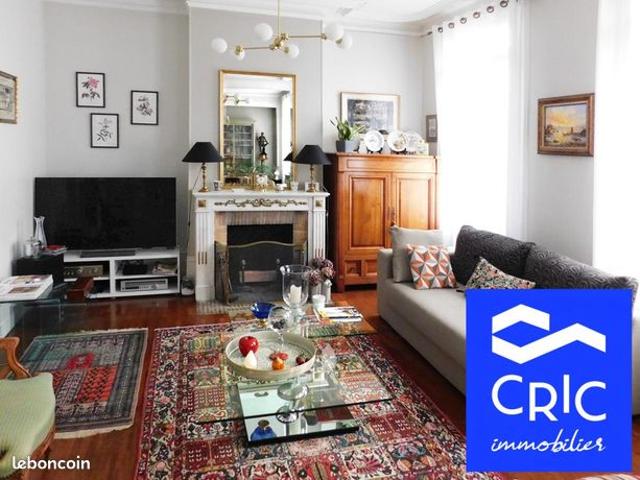 Maison 8 pièces 220 m²