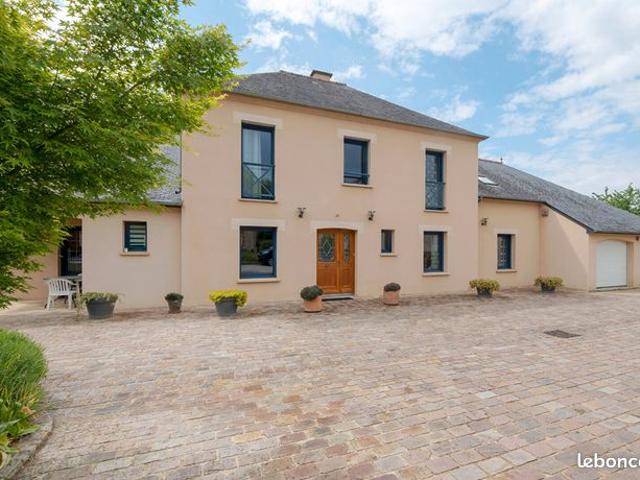 Maison 8 pièces 220 m²