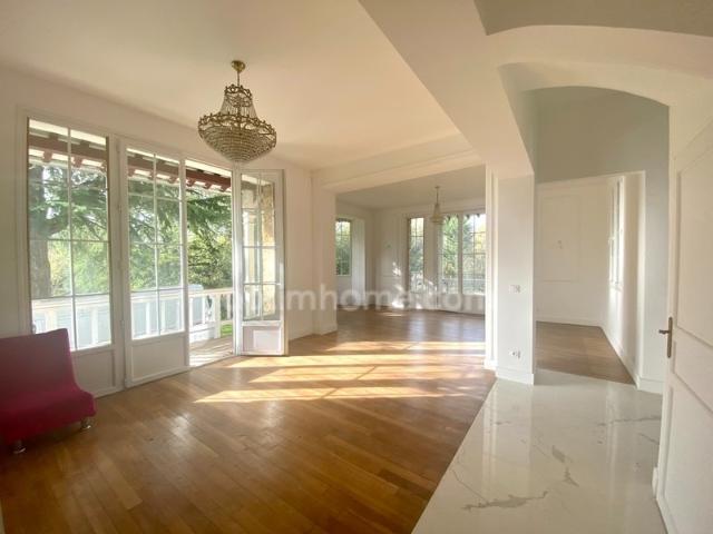 Maison 8 pièces 220 m²