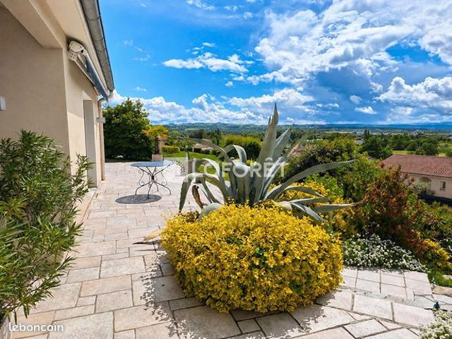 Maison 8 pièces 220 m²
