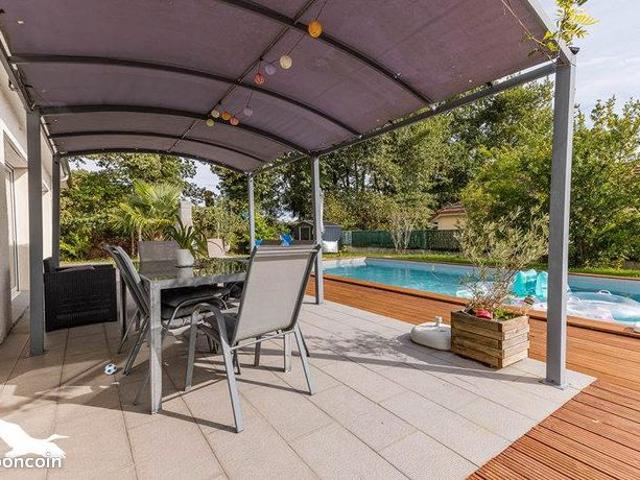 Maison 8 pièces 220 m²