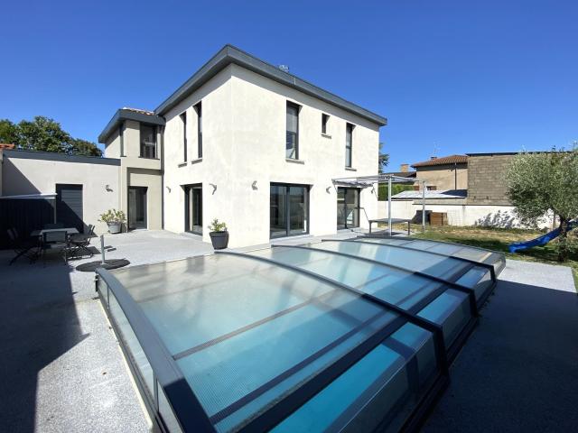 Maison 8 pièces 220 m²