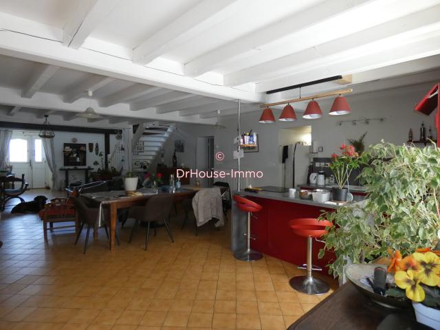 Maison 8 pièces 220 m²
