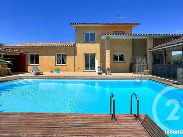 Maison 8 pièces 220 m²