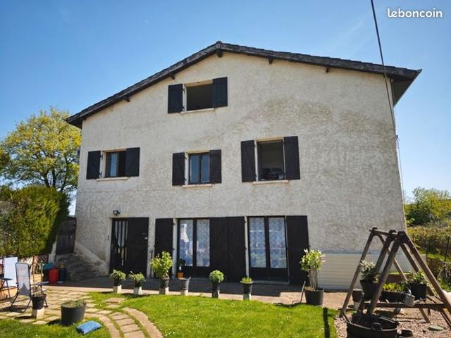 Maison 8 pièces 221 m²