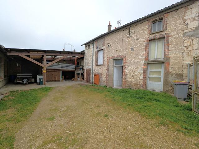 Maison 8 pièces 221 m²
