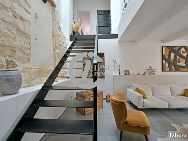 Maison 8 pièces 221 m²
