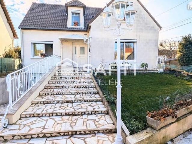 Maison 8 pièces 221 m²