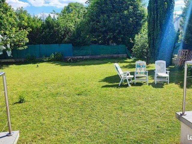 Maison 8 pièces 221 m²