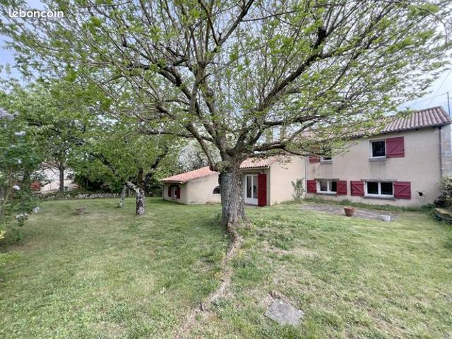 Maison 8 pièces 221 m²