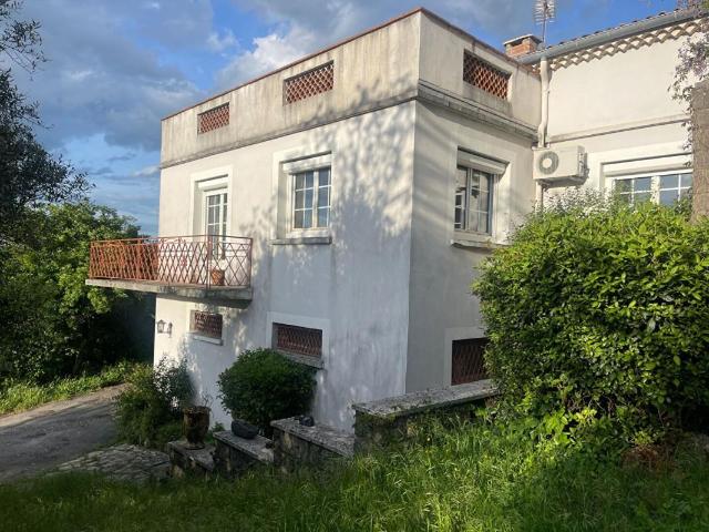 Maison 8 pièces 221 m²