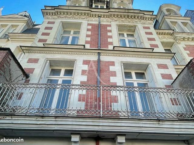 Maison 8 pièces 221 m²