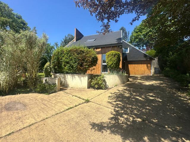 Maison 8 pièces 221 m²