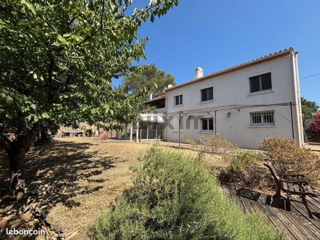 Maison 8 pièces 221 m²