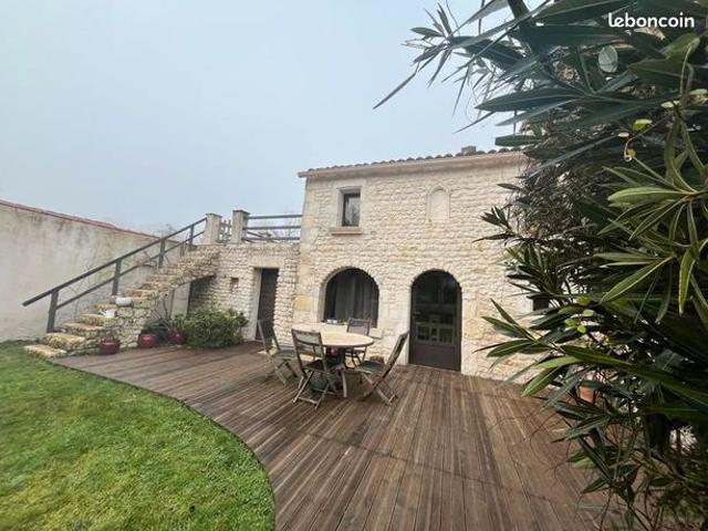 Maison 8 pièces 221 m²