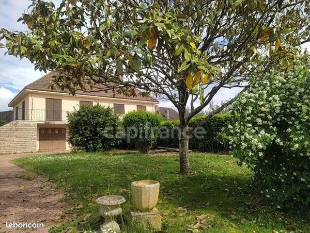 Maison 8 pièces 222 m²