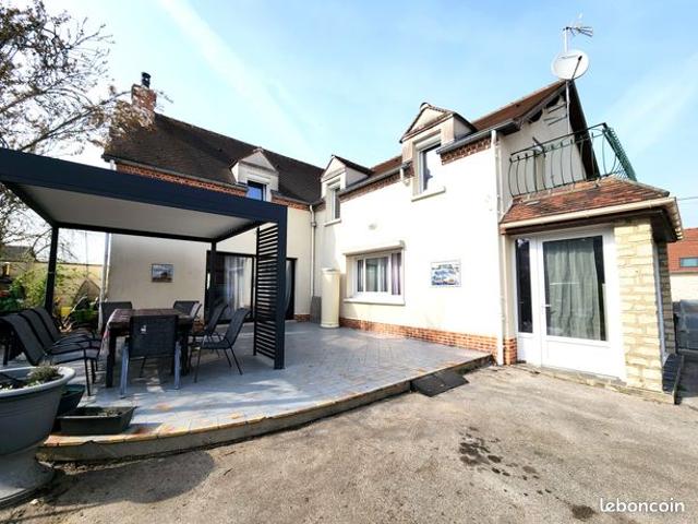 Maison 8 pièces 222 m²