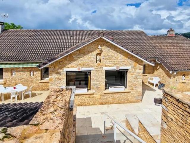 Maison 8 pièces 222 m²
