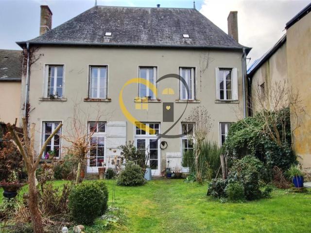Maison 8 pièces 222 m²