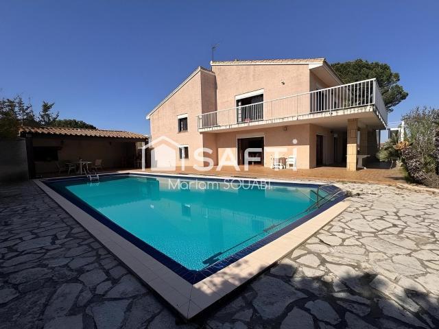 Maison 8 pièces 222 m²