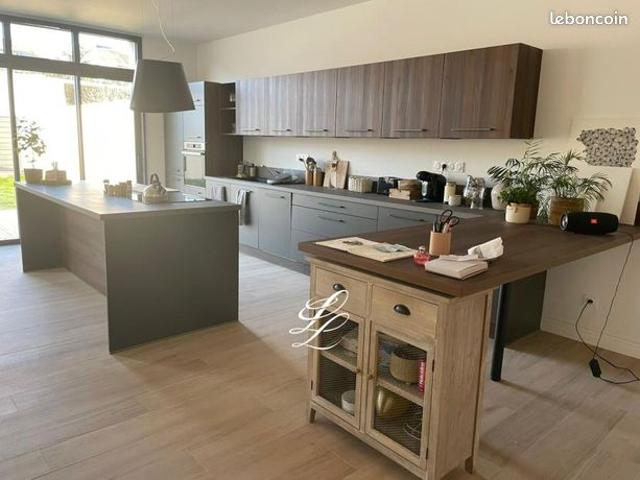 Maison 8 pièces 222 m²