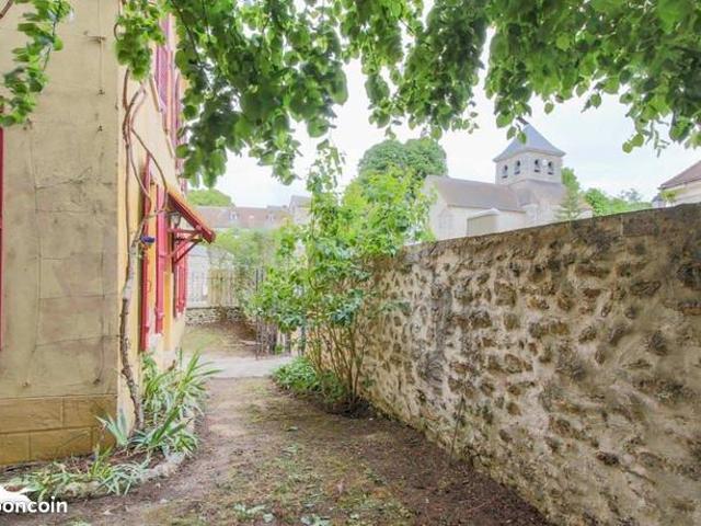 Maison 8 pièces 222 m²
