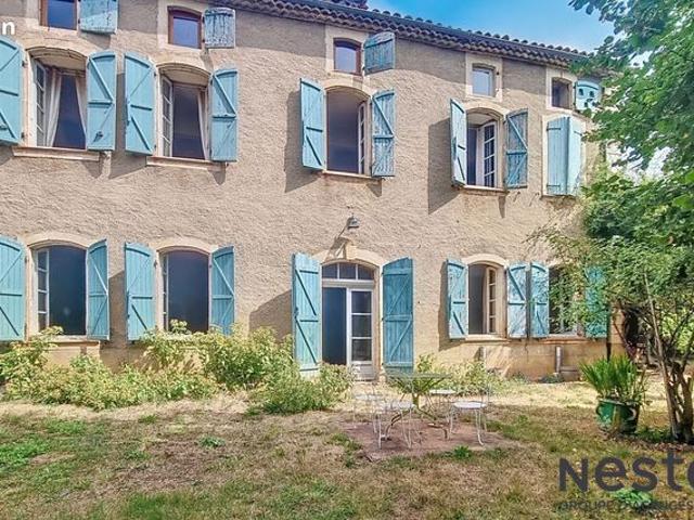 Maison 8 pièces 222 m²