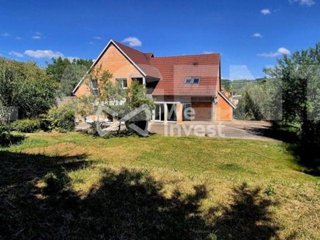 Maison 8 pièces 222 m²
