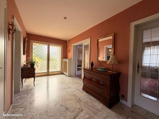 Maison 8 pièces 222 m²