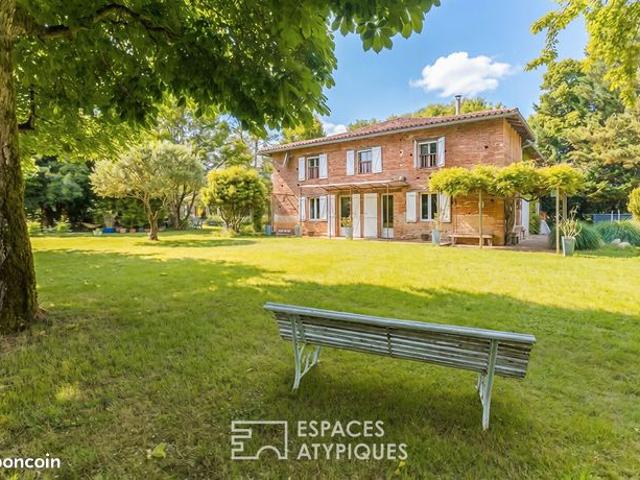 Maison 8 pièces 222 m²