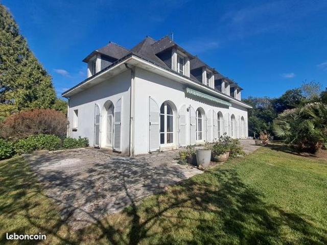 Maison 8 pièces 222 m²